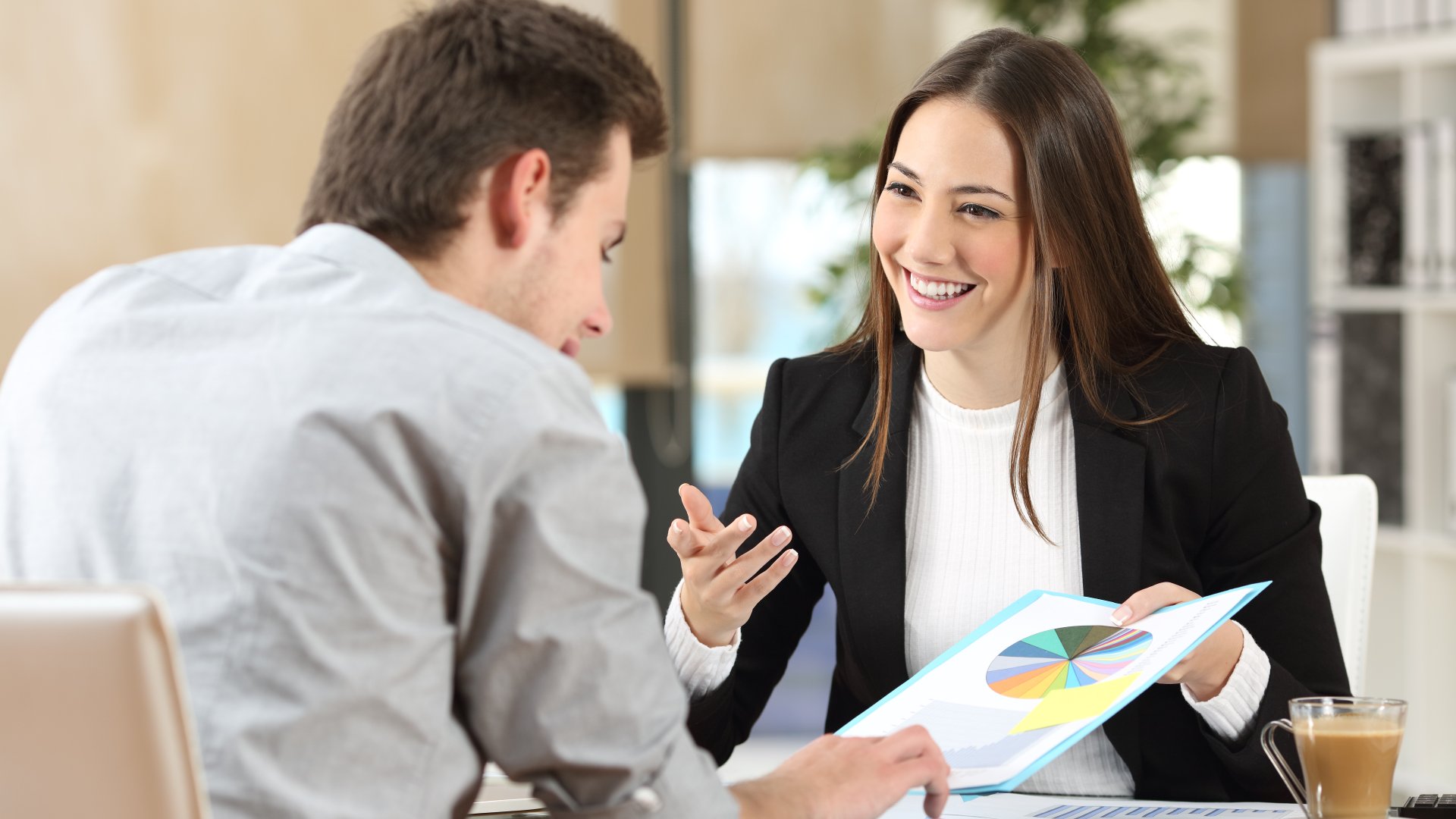 Kik azok a gondolatvezérek (és mi közük van az influencer marketinghez)? Kik azok a gondolatvezérek (és mi közük van az influencer marketinghez)?