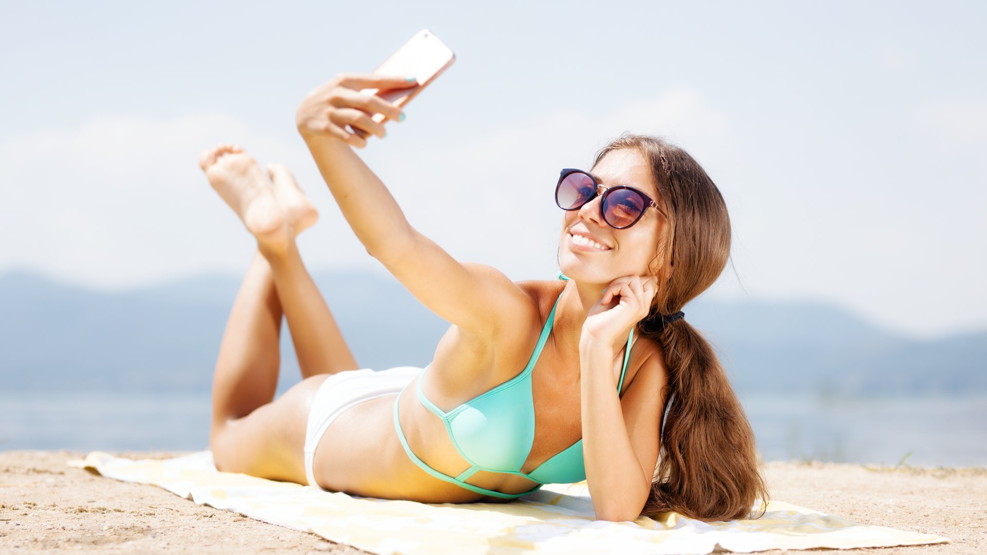 A címben feltett kérdésre úgy kaphatod meg a választ, ha ismered az Instagram algoritmusát, mely a történetek láthatóságát szabá Hogyan szerezz nagyobb nézettséget Instagram történeteidnek?