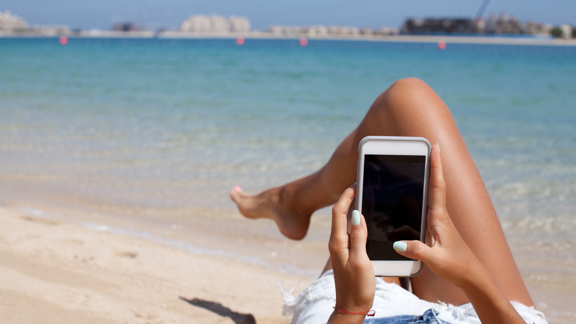 Mit mondj honlapkészítő cégednek, hogy weboldalad valóban mobilbarát, legyen.? Felelj meg a Google-nek és a látogatóknak is egys Honlapkészítés mobilra – mutatjuk mi a legfontosabb!