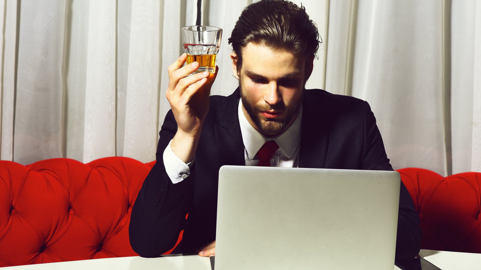 Ha bennend is felmerült, hogy szeretnél blogot írni, de még nem tudod, hogyan kezdj neki, akkor olvasd el ezt a cikket. 15 éve í Hogyan írjak jó blogot?