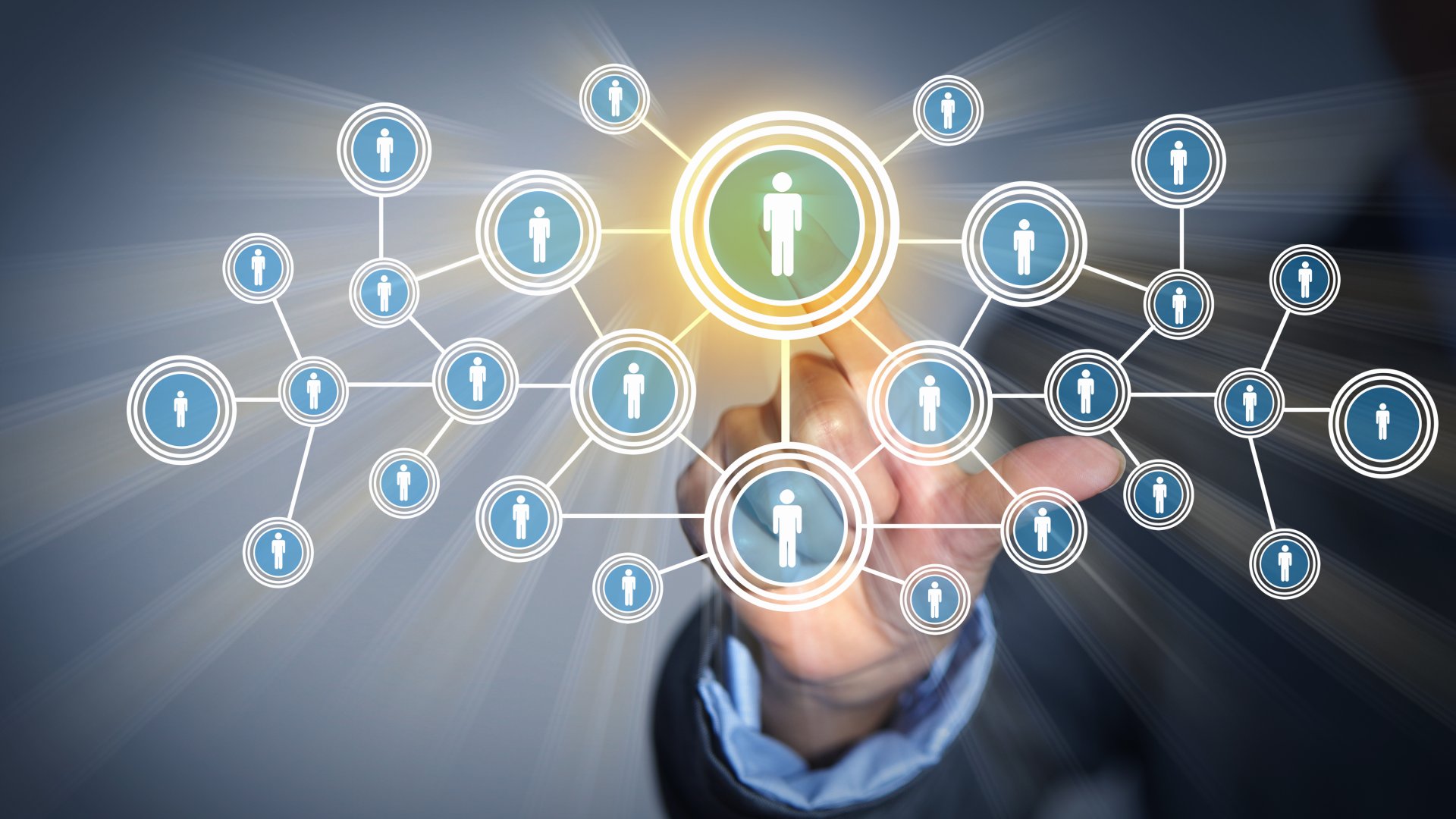 Egykoron a Facebook az online marketingesek kincsesbányája volt. Nem kellett mást tenned, mint jó cikkeket írni, és özönlött a l Hogyan éld túl a Facebook csökkenő organikus eléréseit marketingesként