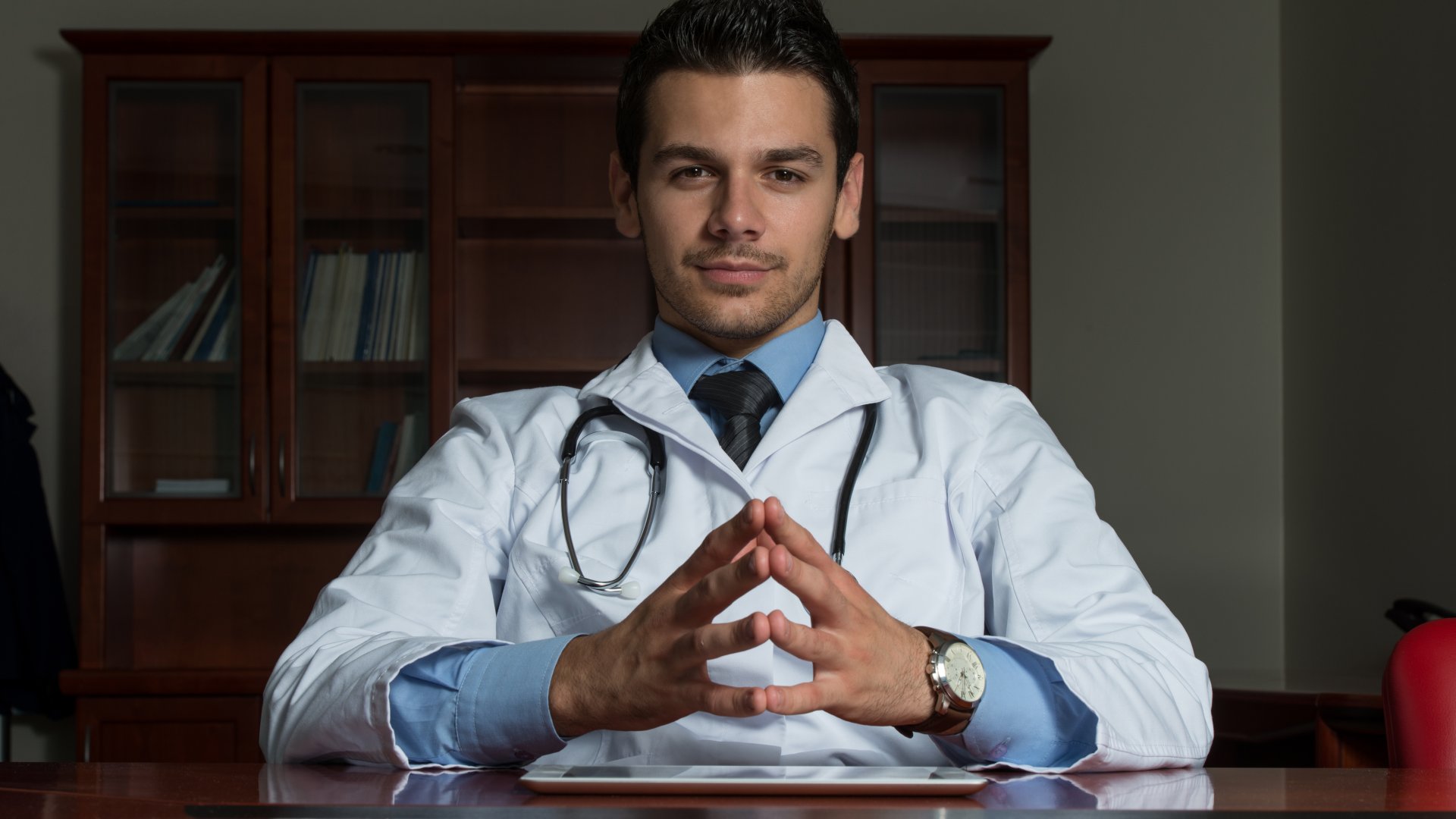 Az orvosok elérése egyre nehezebbé válik, az orvoslátogatók kiszorulásával. A GSK, ABBOTT, Egis, 77 Elektronika és más egészségü Az orvosok elérése egyre nehezebbé válik, az orvoslátogatók kiszorulásával. A GSK, ABBOTT, Egis, 77 Elektronika és más egészségügyi cégeknél szerzett évtizedes tapasztalatunk alapján összeszedtük, mit tehetsz 2018-ban, ha célcsoportod az orvosok.