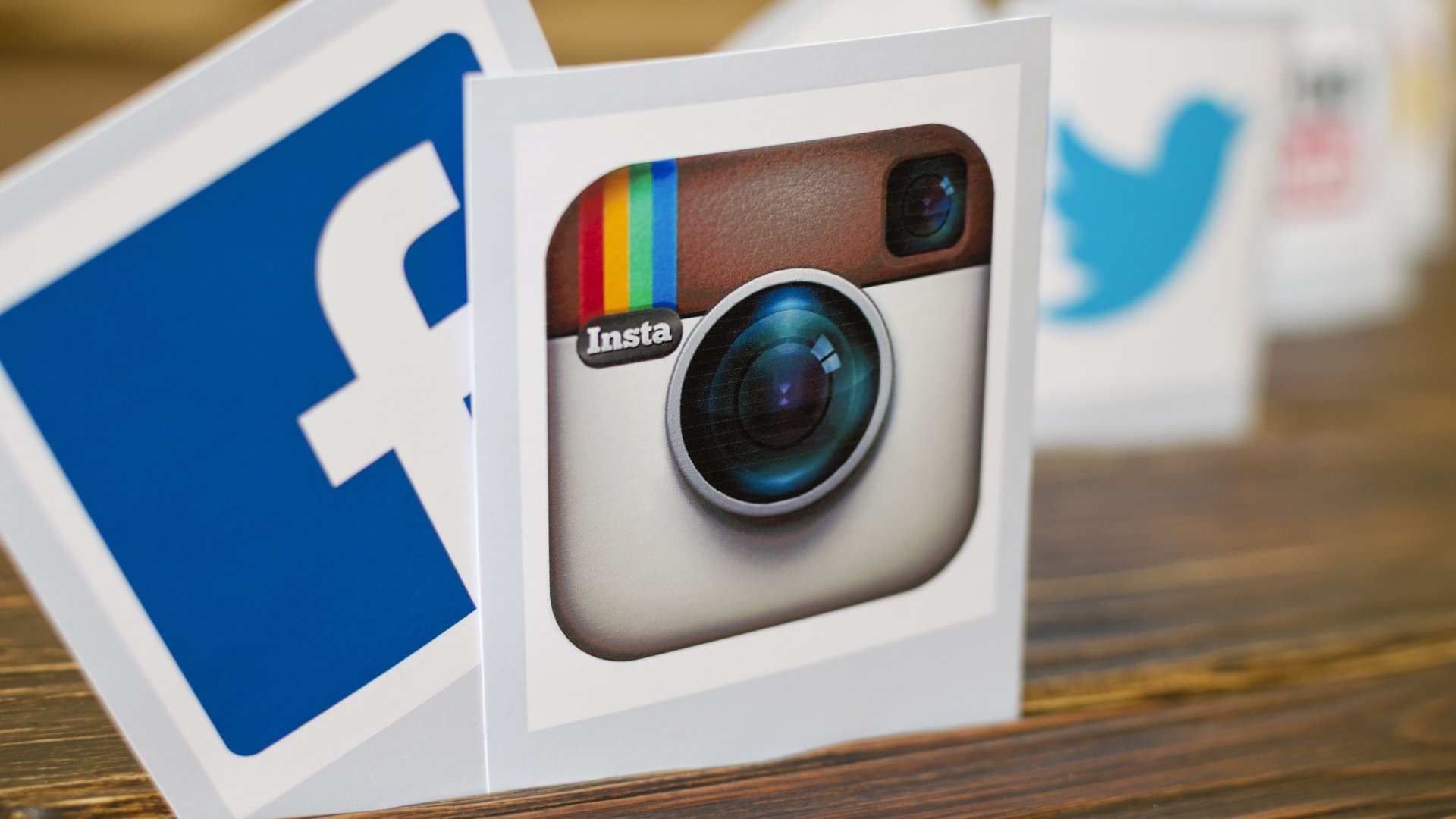 Sokan nem értik, mire jó, és mire való egy Facebook oldal, mit, mikor és hogyan kell posztolni, összekeverik az Instagrammal, íg Hogyan használd Facebook és hogyan Instagram oldaladat?