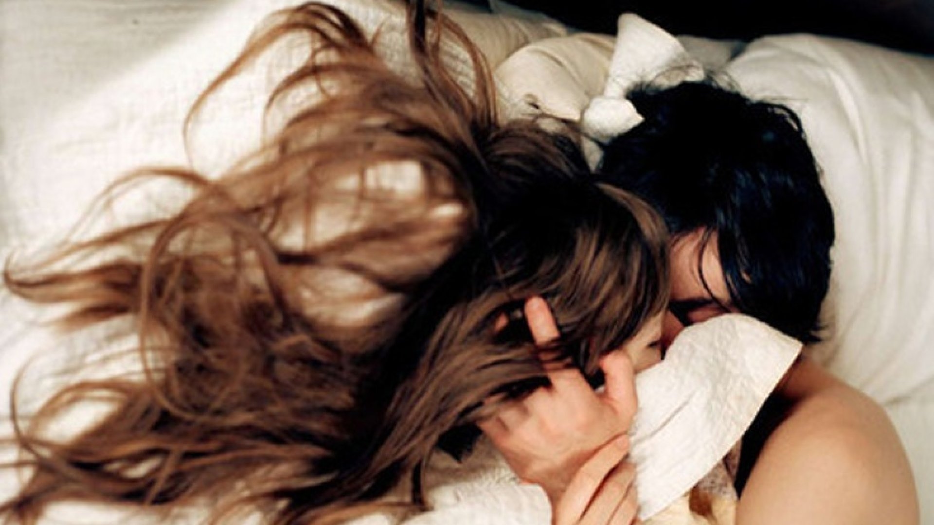 Mindig is kedveltem a Durex reklámjait, valahogy jobban megérintenek, mint a Coca Cola vagy a sör reklámok… De ez különösképpen jól sikerült! Nézd meg velem, talán téged is megérint!